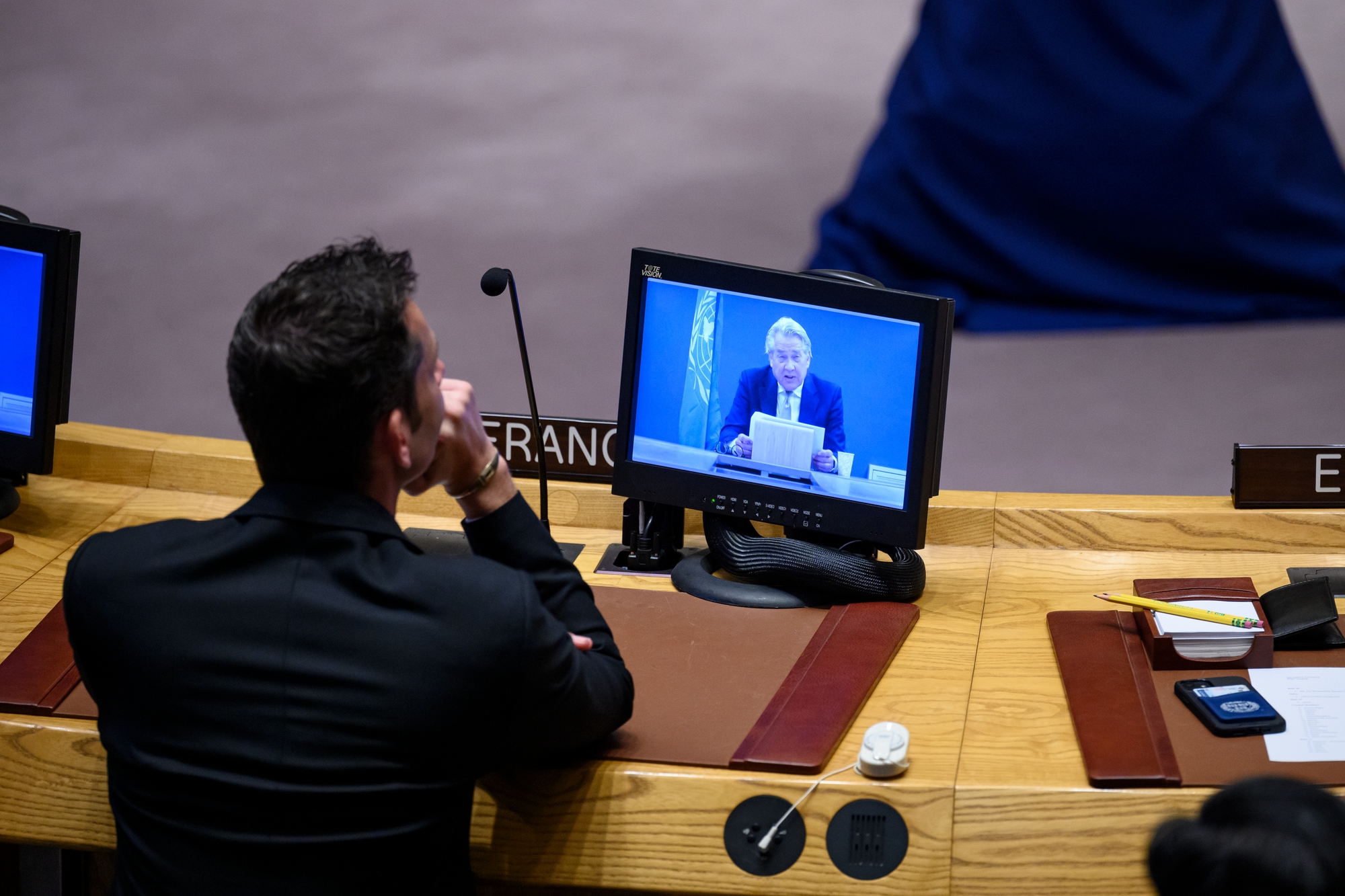 Tor Wennesland, den norske spesialkoordinatoren for fredsprosessen i Midtøsten (på skjermen), taler under Sikkerhetsrådets møte om situasjonen i regionen, inkludert Palestina, holdt 18. januar. Foto: UN Photo/Loey Felipe.